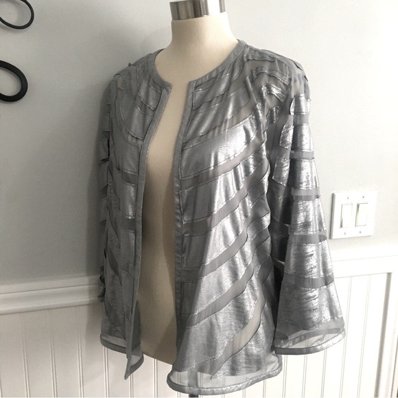 Chico’s Travelers Silver Faux Leather Margo Open Front Jacket size Large (2) - Picture 3 of 12